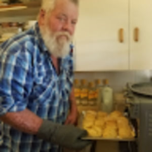 Meet your Posher, Leanne